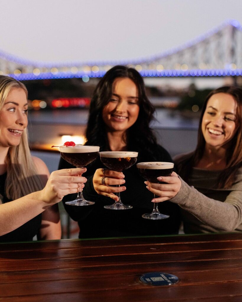 riverland drinks near the storey bridge